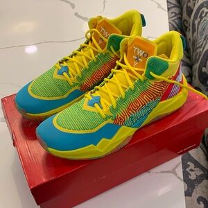 Gently Used New Balance Two WXY v1. Size 11